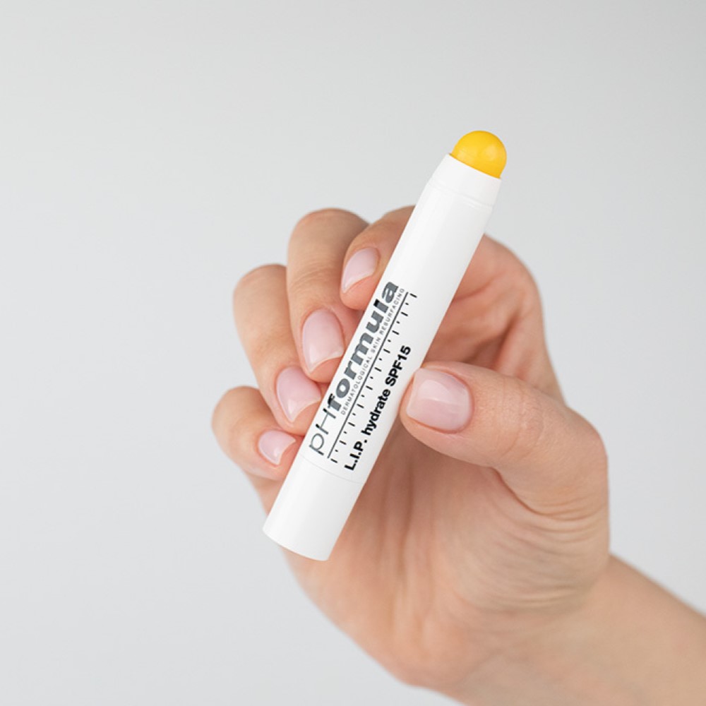 Увлажняющий бальзам для губ с SPF защитой 15+ pHformula L.I.P. hydrate SPF15