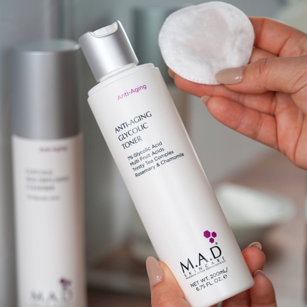 Тоник с 7% гликолевой кислотой предотвращающий старение кожи M.A.D Anti Aging Glycolic Toner 200 мл