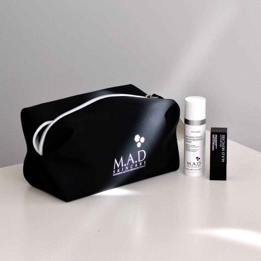 Косметичка M.A.D черная 