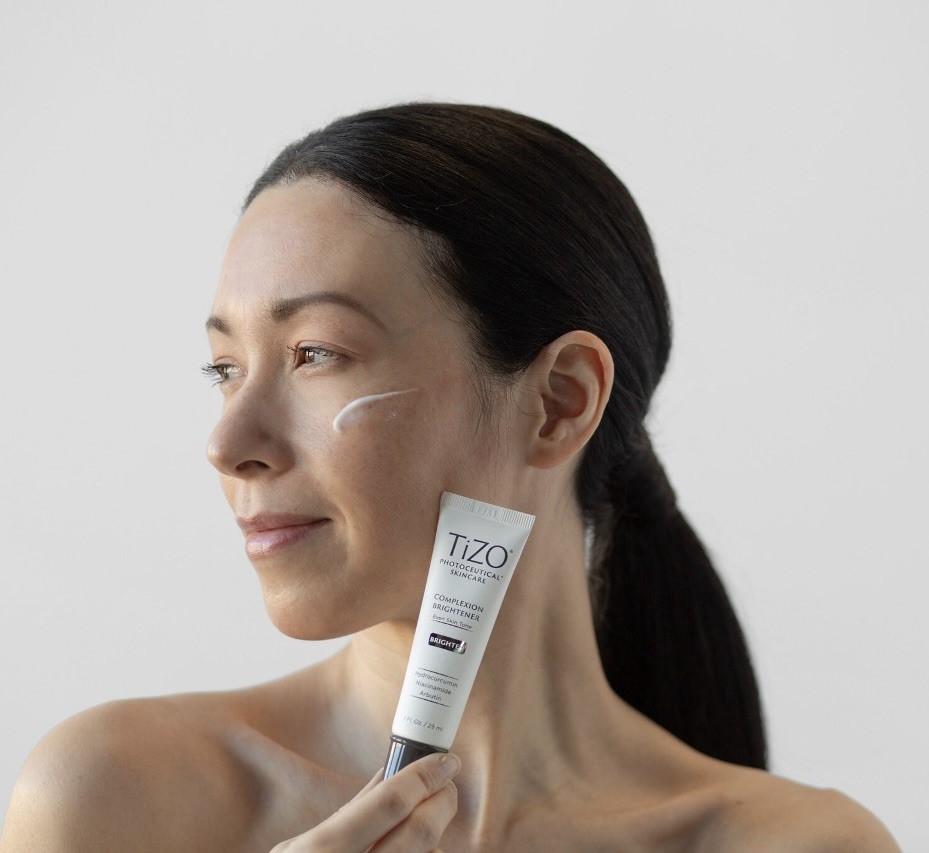 Крем увлажняющий, выравнивающий цвет лица TiZO Photoceutical Complexion Brightener 29 мл