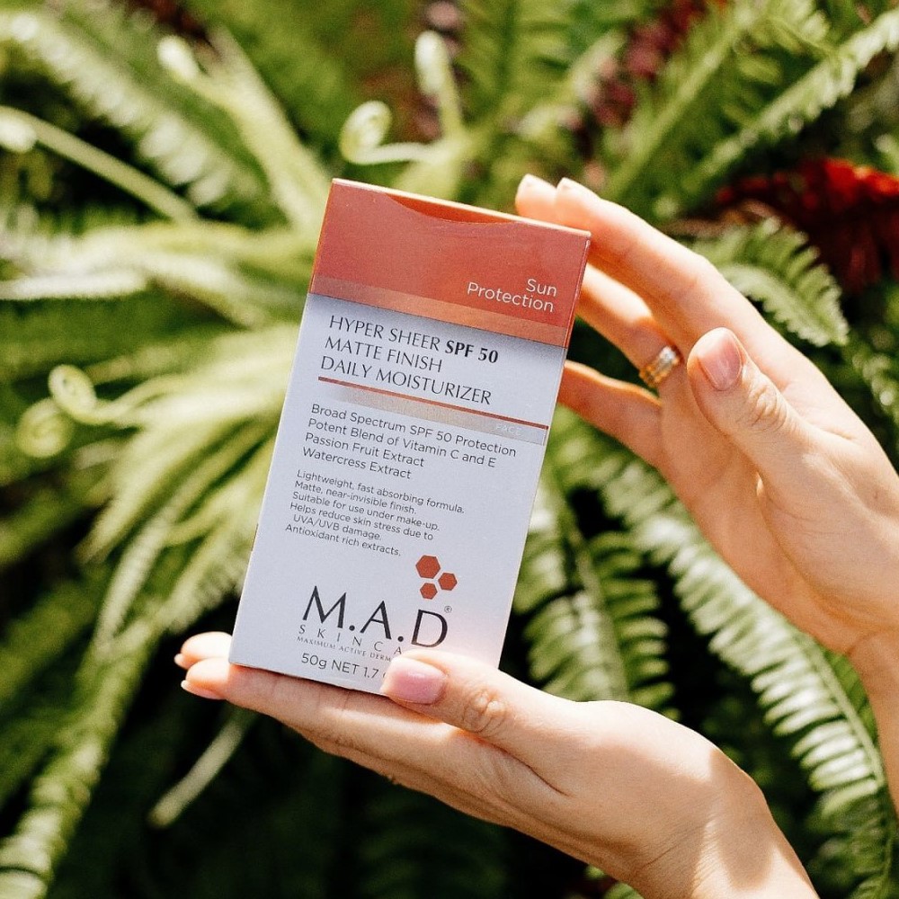 Крем матирующий под макияж с защитой SPF 50 M.A.D Hyper Sheer SPF 50 Matte Finish Daily Moisturizer