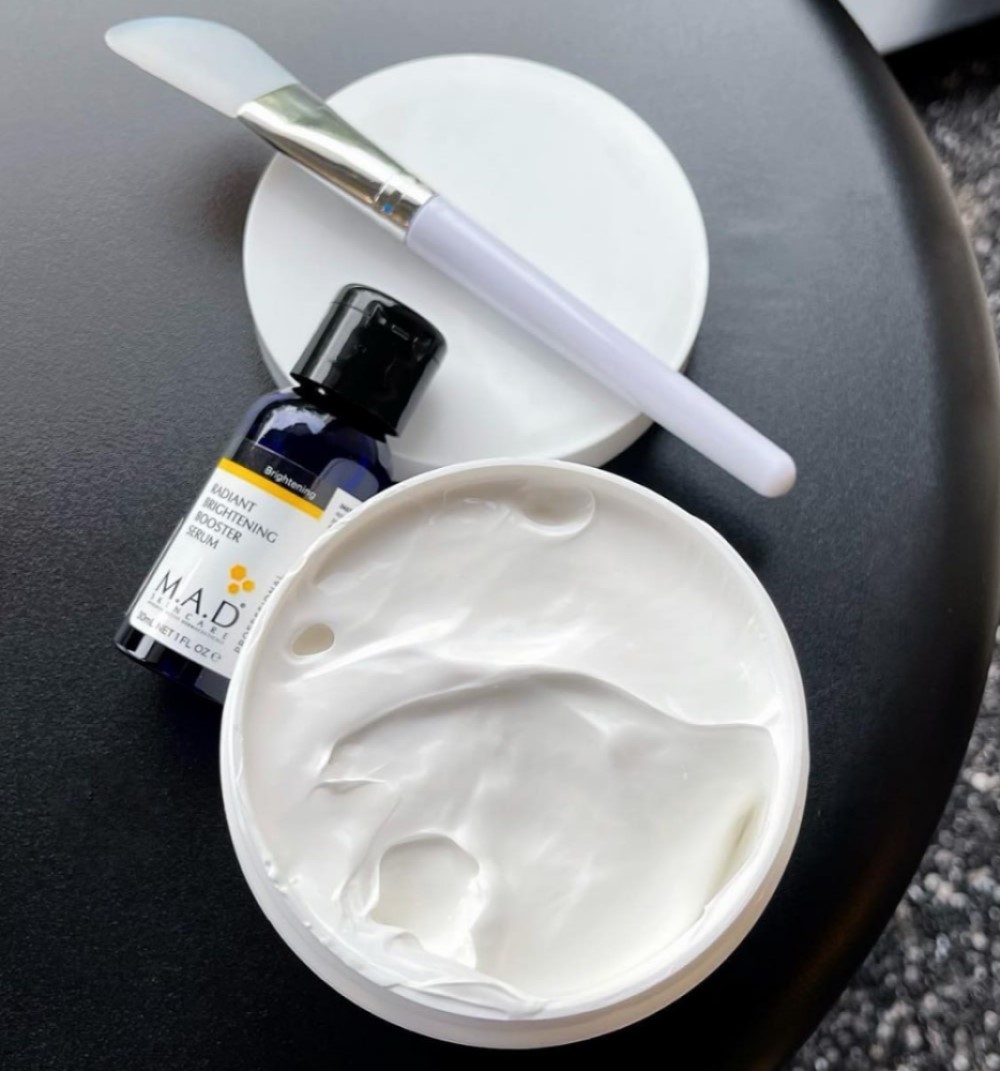 Маска восстанавливающая для нормализации тона кожи M.A.D Radiant Brightening Mask